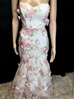 Windsor Floral Lace-Up Corset Maxi Dress 🌸 | 3D Roses / Open Back